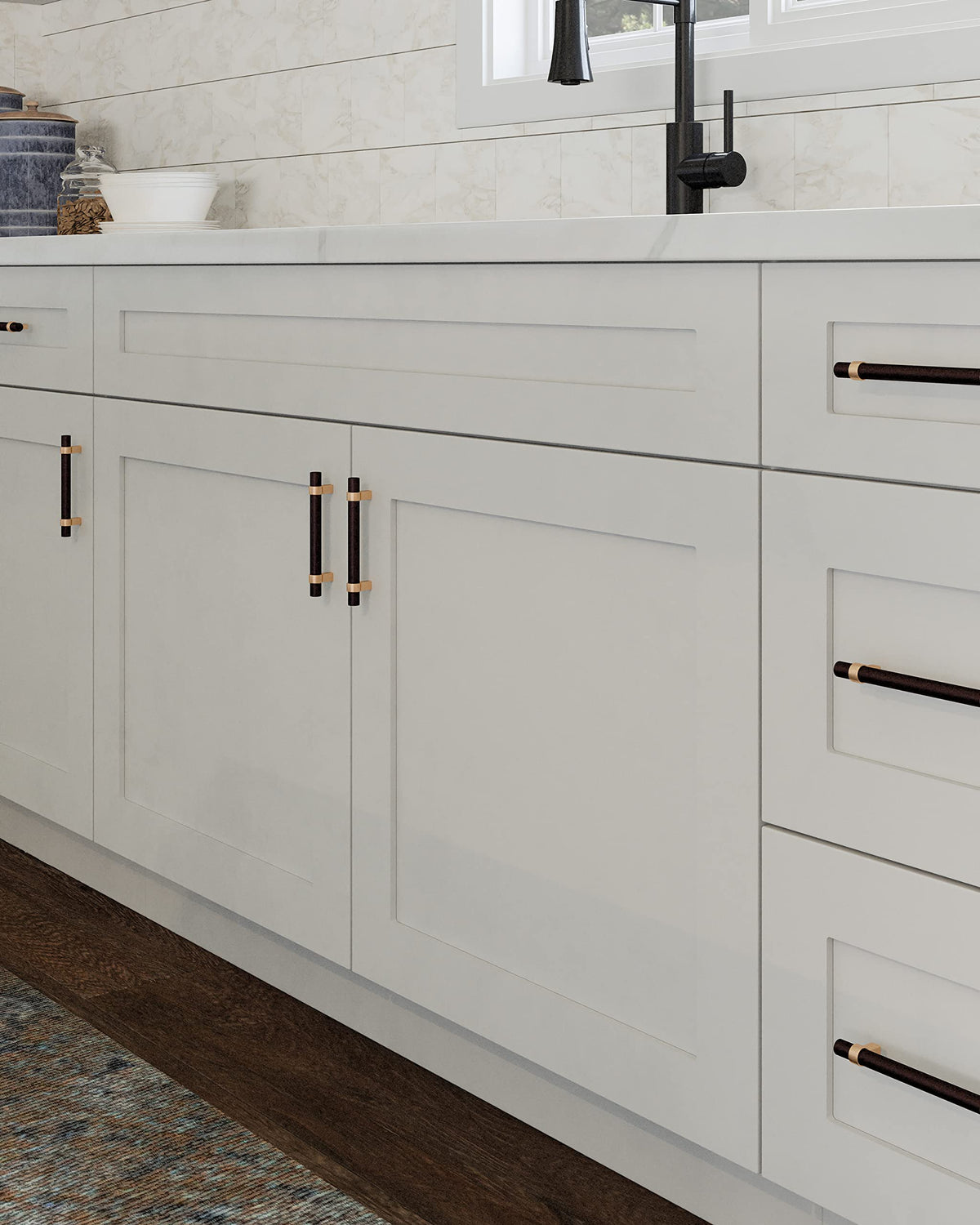 White Shaker Style Bridge Cabinet R244861