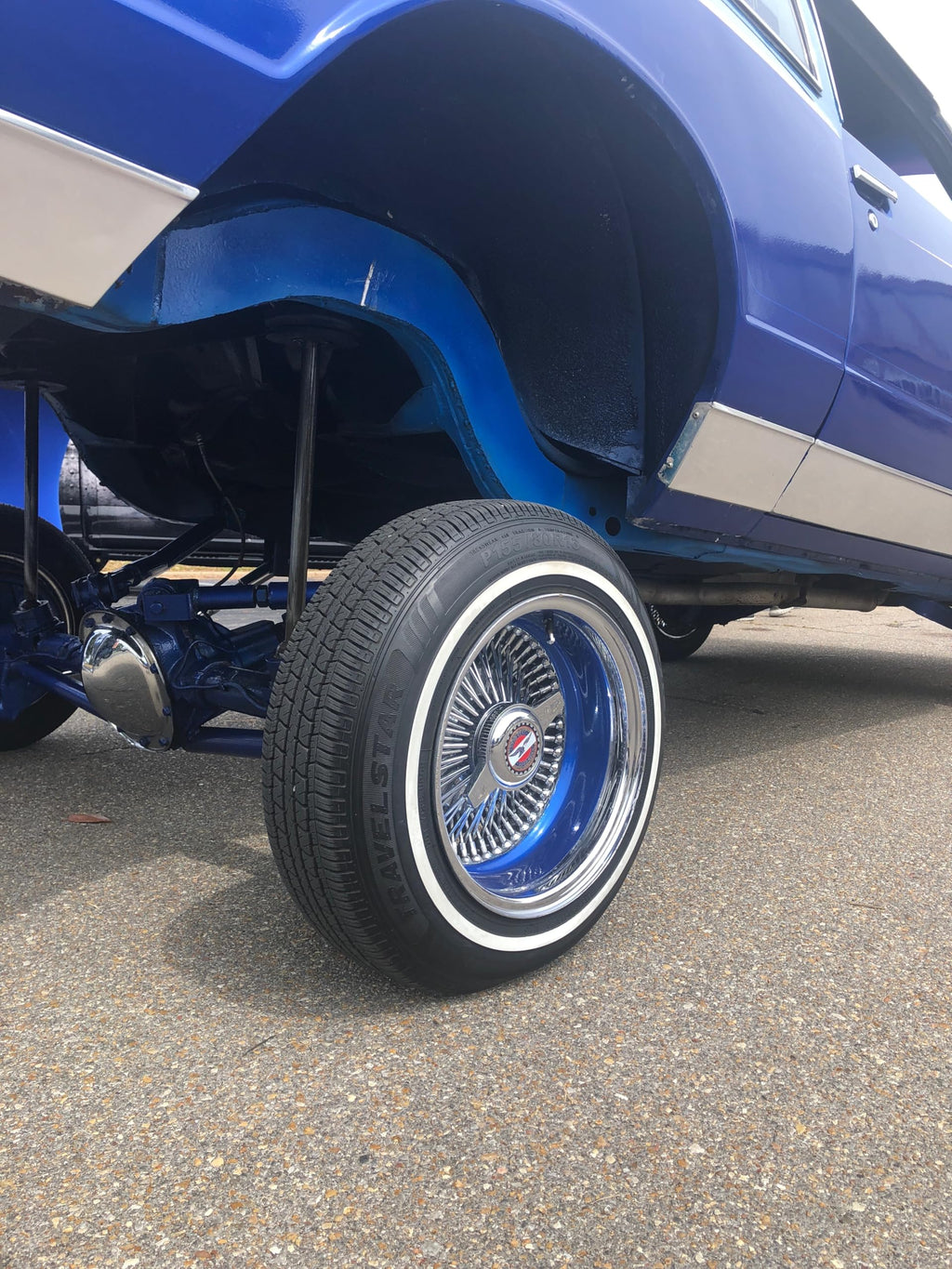 Set of 2 White Wall Tires O9147